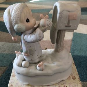 Precious Moments Sending white Christmas musical